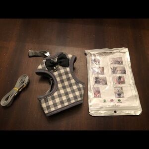 Dog/Cat Harness with Leash. Grey with Bowtie. NEW